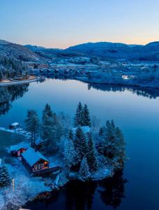 Holiday cottage with sauna close to Kjeragbolten-Bedding included