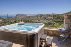 Villa Voritsi with Jacuzzi & Sauna