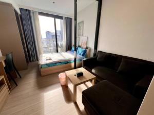 Free Parking with Balcony Pool and Gym MRT 200m