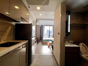 Free Parking with Balcony Pool and Gym MRT 200m