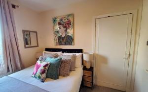 2 Bedroom, 5 Beds, Parking 3 Tvs