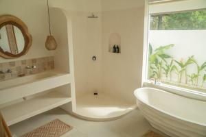 Villa Aloha Stylish 2BR Villa with Private Pool and Rooftop Terrace Uluwatu