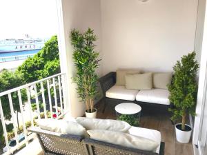 Fantastic 4 bedroom apartment with ocean views!