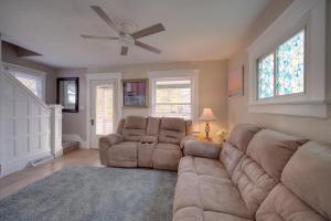 Yard, Fire Pit and Trails! Pet-Friendly Akron Home