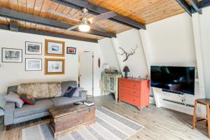 The Switzerland of America Downtown Ouray Cabin!