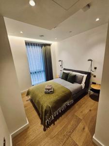 Breathtaking 3 bed hotel style apt, Kings Cross