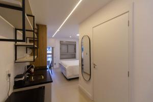 Studio com Varanda a 280m da Estacao Vila Madalena