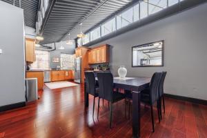 Long Beach Apartment - 10 Min Walk to the Beach!