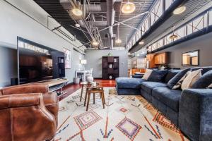 Long Beach Apartment - 10 Min Walk to the Beach!