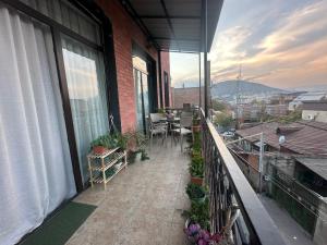 A p a r t m e n t AnnaMari O l d T b i l i s i