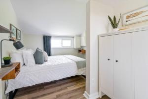 Tiny Home by River-Lake in Old Town NOTL for 2 Guests