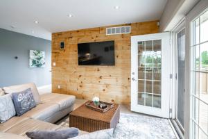 Vineyard 2 Bed Farm Home | Mins to Town & Wineries