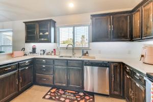 4 Mi to OU Campus and Stadium! Suburban Norman Home