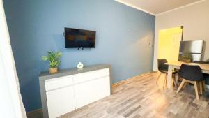 Residenza Santa Anastasia At Piazza Erbe Blu Charme with lift and AC