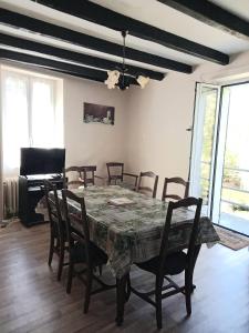 Maison au bord de la Rivière Dronne en Périgord Vert