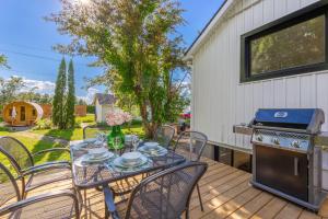 Top 5% Sauna | Bocce Ball | Vineyard Views | NOTL