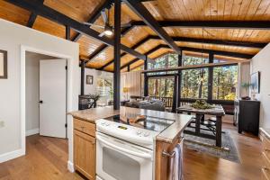 Ponderosa HideAway 4-BR CabinMtn ViewTrailsBrbq