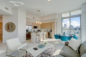 3900-602LG DESIGN DISTRICT, CONDO 2 BEDROOMS & 2 BATHROOMS