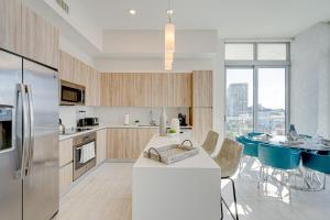 3900-602LG DESIGN DISTRICT, CONDO 2 BEDROOMS & 2 BATHROOMS