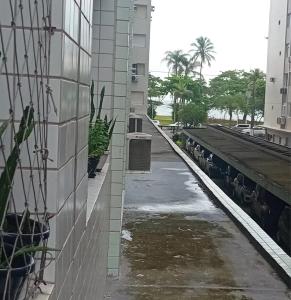 Frente ao Mar Embaré A poucos passos da praia