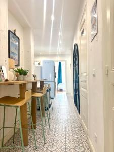 Les chambres de Cédric ICONIC TRAM GARE Nice Ville pour personnes CALMES