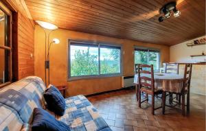 2 Bedroom Amazing Home In Pays De Belvès