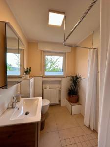 Möhnesee FeWo Körbecke Ruhige Lage mit Balkon & Seeblick