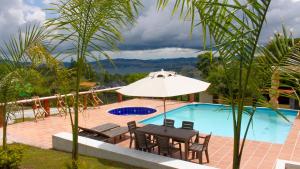 Casa Horizonte | Piscina, Zona social, Vista Lago
