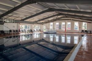 Teal Lodge Cornwall - hot tub, indoor pool, near Perranporth