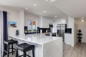 Sand Caper 703 Sea Please Suite