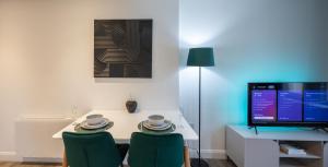 Elegant & Stylish City Apartment