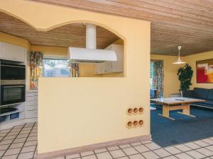 12 person holiday home in Oksbøl