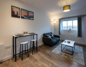 Stylish, Spacious 1 Bedroom Apartment, central