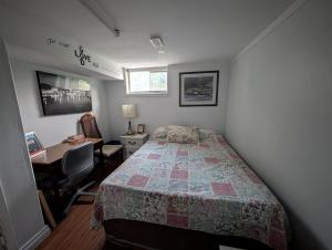 Cozy home away from home, close to hospital, college, and university with free parking