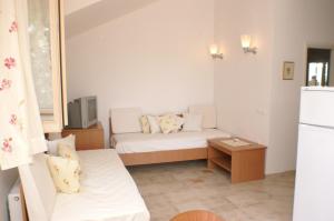 Apartments by the sea Razanj, Rogoznica - 4265