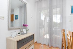 Family friendly seaside apartments Sevid, Trogir - 4286