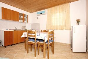 Apartments by the sea Marina, Trogir - 6116