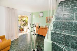 Seaside family friendly house with a swimming pool Drvenik Veliki, Drvenik - 22085