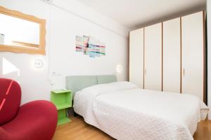 Seaside family friendly house with a swimming pool Drvenik Veliki, Drvenik - 22085