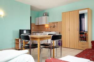 Apartments with parking space Rastici, Ciovo - 6863