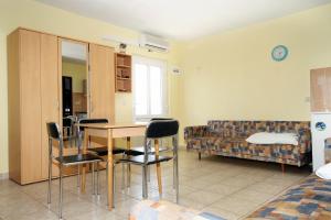 Apartments with parking space Rastici, Ciovo - 6863