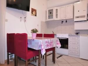 Apartments with parking space Valbandon, Fazana - 7355