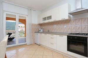 Apartments with parking space Grebastica, Sibenik - 11301