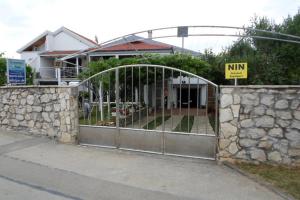 Apartments with parking space Nin, Zadar - 14460