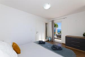 Family friendly house with a swimming pool Supetar, Brac - 15280