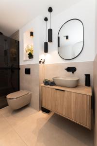 Family friendly house with a swimming pool Supetar, Brac - 15280