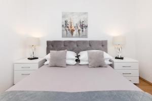 Family friendly house with a swimming pool Supetar, Brac - 15280