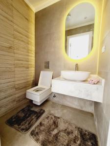 Luxurious Penthouse in Mountain View HP Pool View