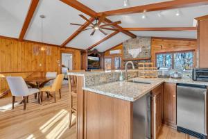 Gilligans Island Mountain Ski Cottage