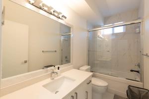 Spacious 6BR Home with Terrace Views and Parking nearby parks golf and resorts